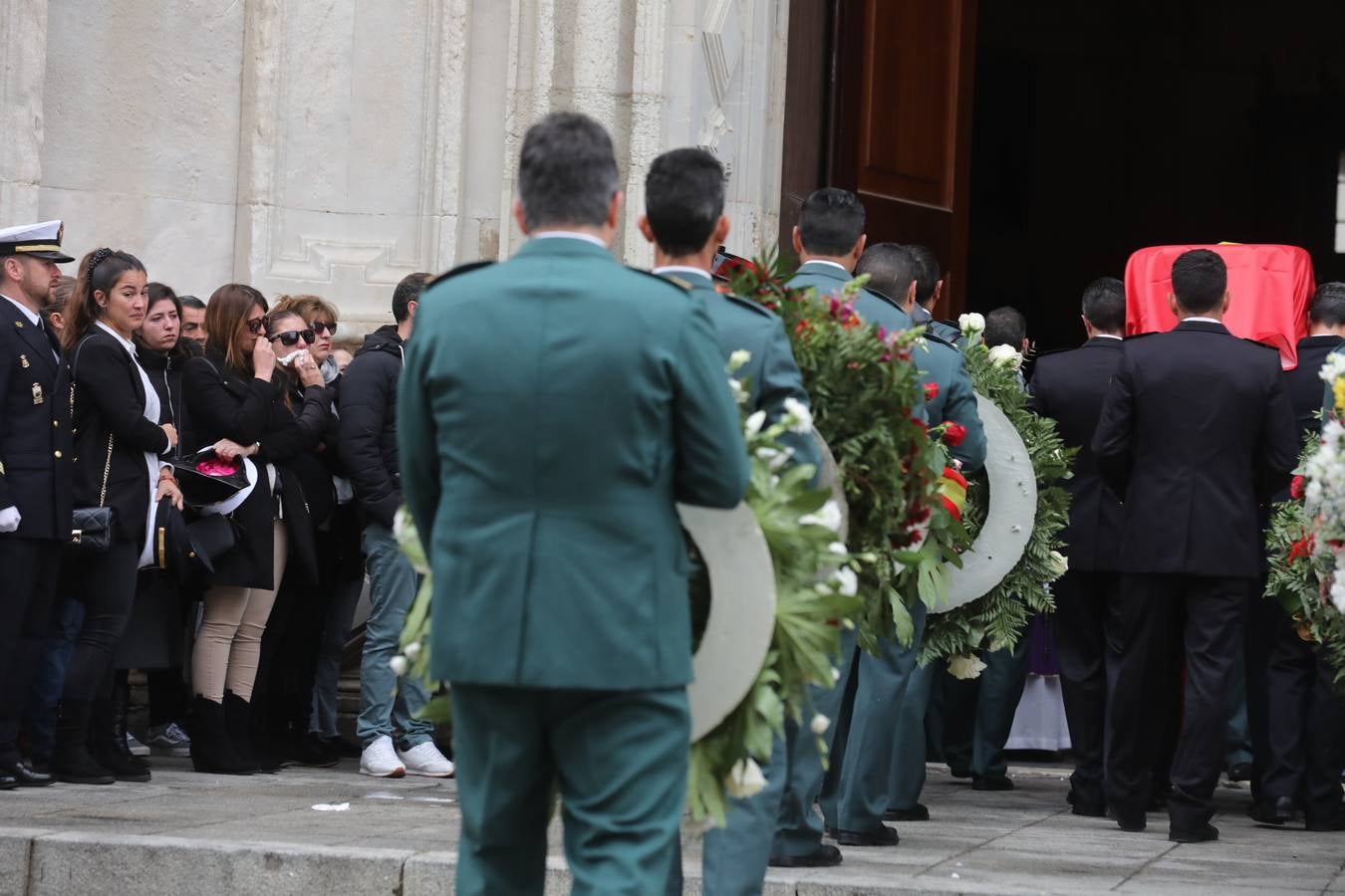 Fotos: Solemne despedida al guardia civil isleño muerto en Barbate