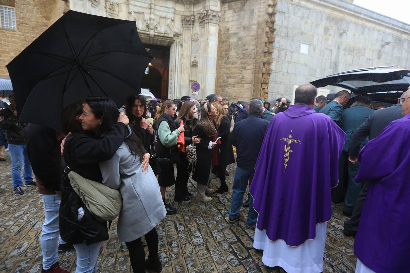 Fotos: Solemne despedida al guardia civil isleño muerto en Barbate
