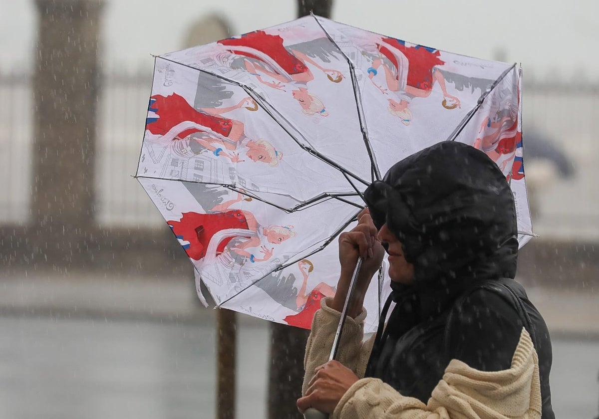 La Aemet activa este jueves el aviso amarillo por tormentas, lluvias y oleaje