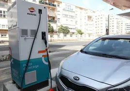 El vehículo eléctrico no se enchufa a Cádiz