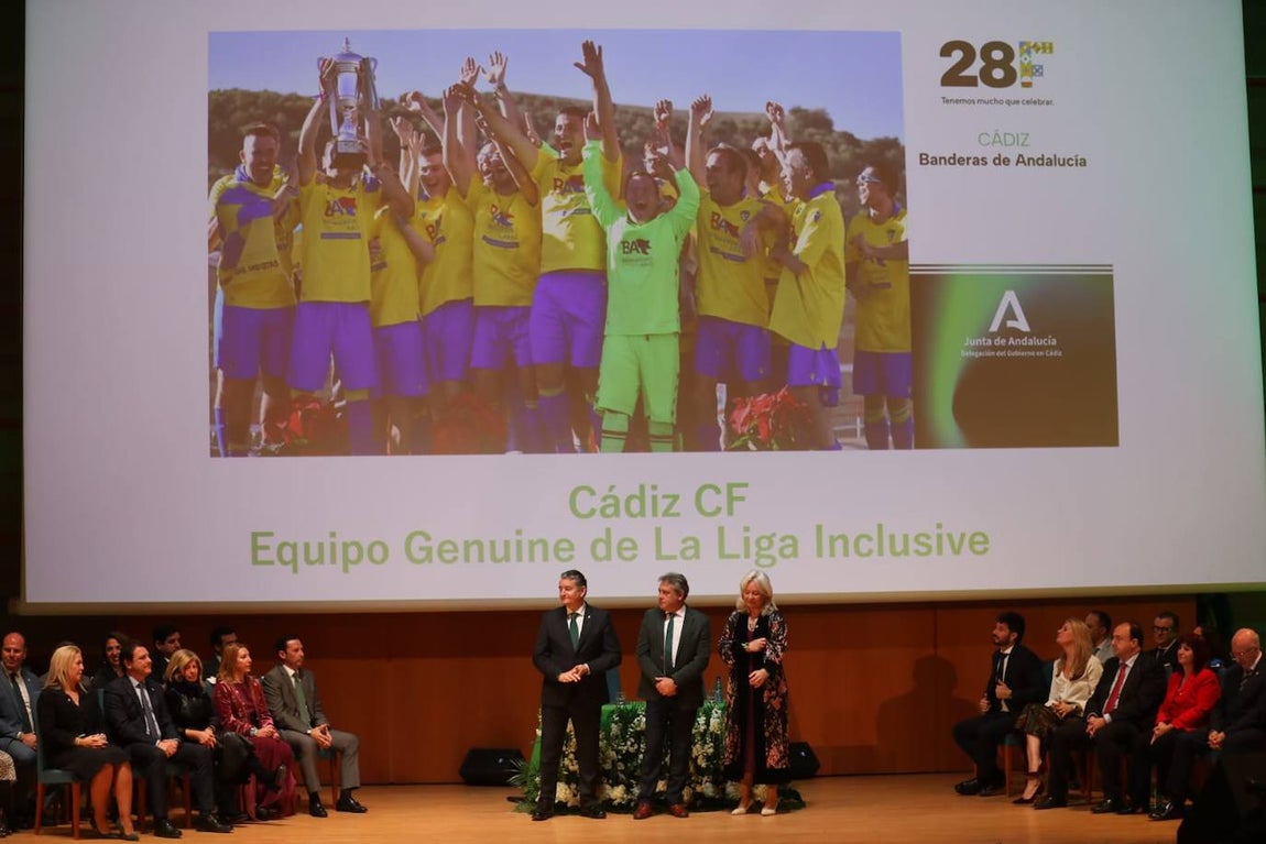 Fotos: Así ha sido la entrega de las Banderas de Andalucía 2024 en Cádiz