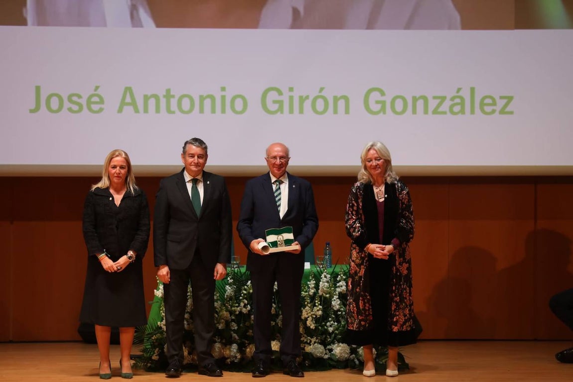 Fotos: Así ha sido la entrega de las Banderas de Andalucía 2024 en Cádiz