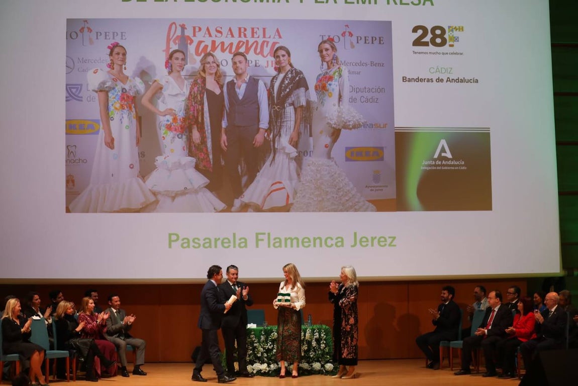 Fotos: Así ha sido la entrega de las Banderas de Andalucía 2024 en Cádiz