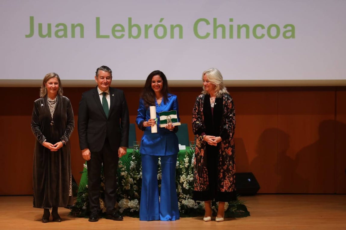 Fotos: Así ha sido la entrega de las Banderas de Andalucía 2024 en Cádiz