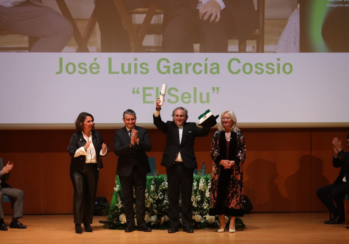 'El Selu', durante la entrega de las banderas de Andalucía en Cádiz