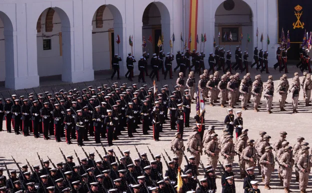 La parada militar, en el Patio de Armas Lope de Figueroa.