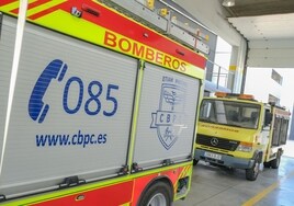 Dos atendidos por inhalación de humo por un incendio en una cocina en Cádiz