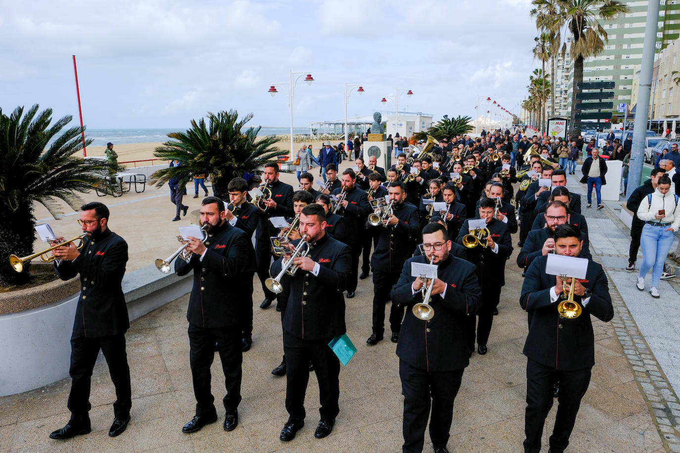 Fotos: Concierto «Tramos de cuaresma» del Bando de la Agrupación Musical Polillas Cádiz