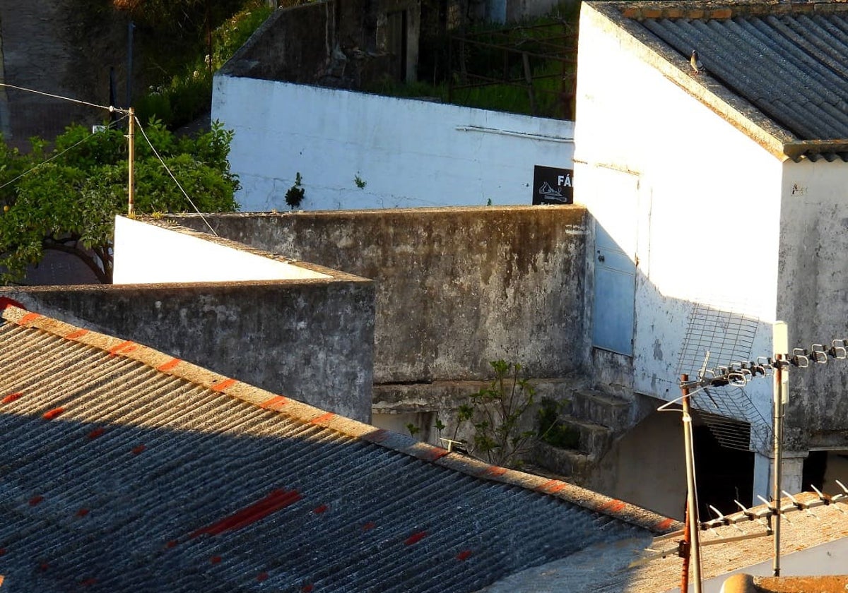 Un ejemplo de construcción con amianto en Arcos