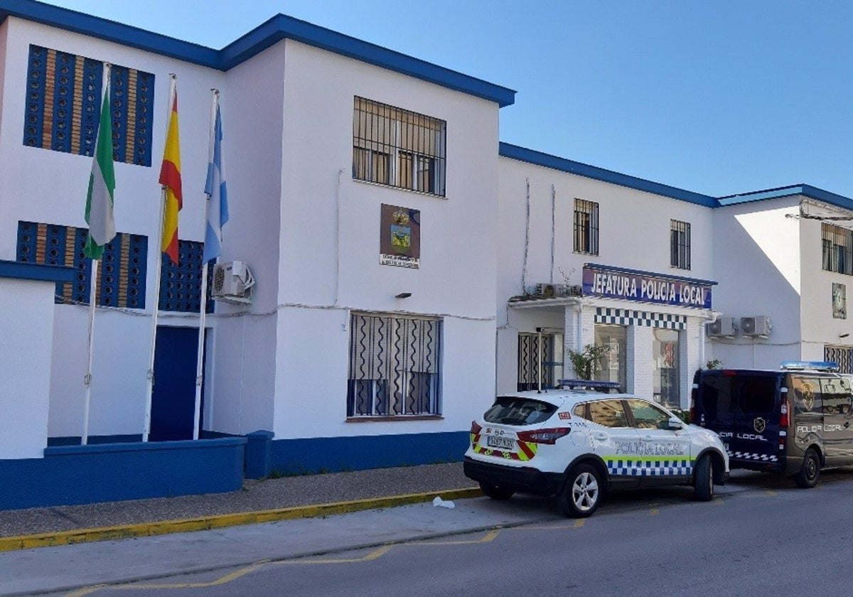 Apuñala a un taxista para robarle en La línea