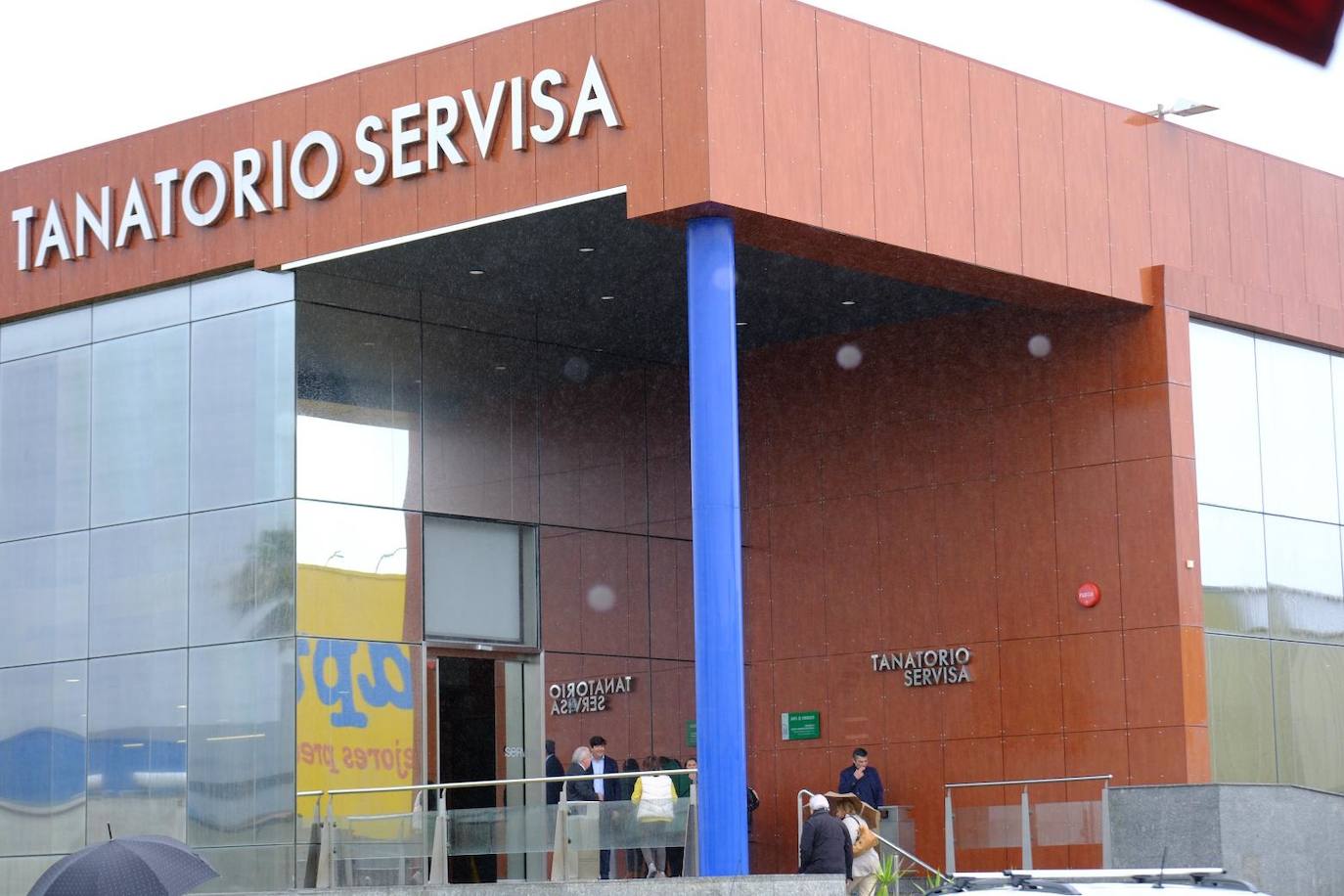 Fotos: La sociedad gaditana da su último adiós al socialista Carlos Díaz