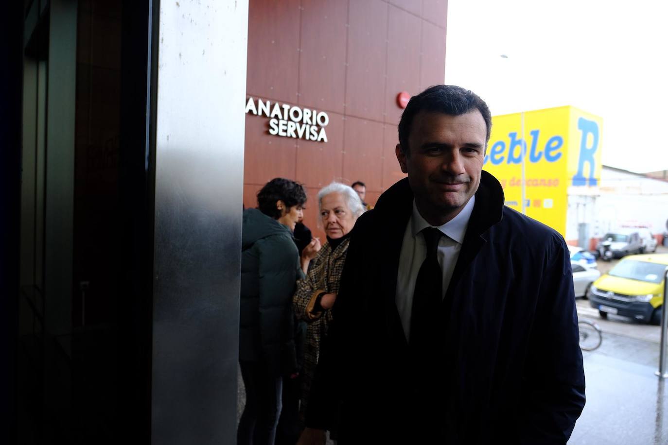 Fotos: La sociedad gaditana da su último adiós al socialista Carlos Díaz