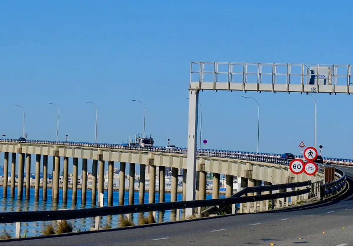 Horeca pide un tercer turno para acabar en julio las obras en el Puente Carranza