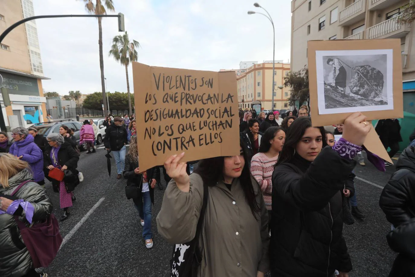 Fotos: Así ha sido la jornada feminista en Cádiz