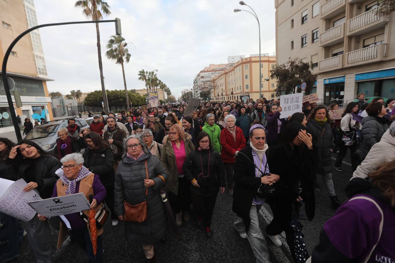 Fotos: Así ha sido la jornada feminista en Cádiz