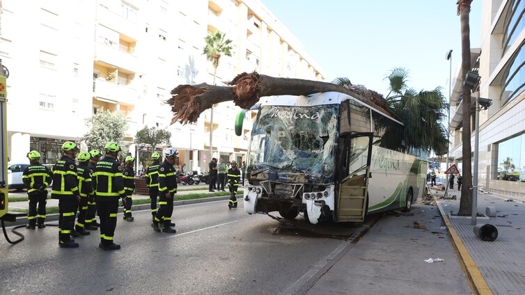 La Policía identifica a dos personas por difundir imágenes del accidente mortal de autobús de Cádiz