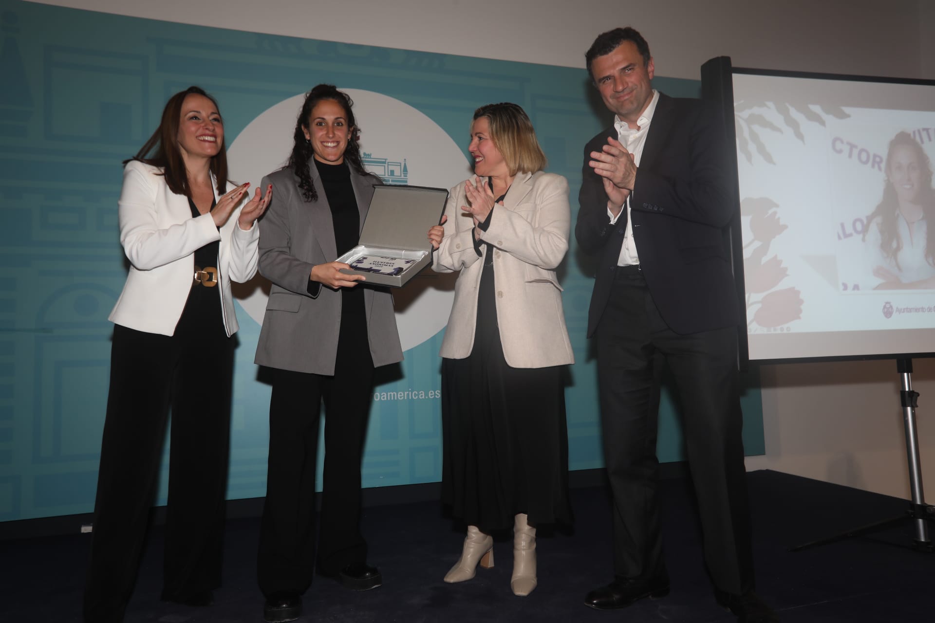 Fotos: Cádiz homenajea la trayectoria de Ilustres Anónimas 2024 por construir una sociedad más igualitaria