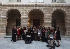 Fotos: Cádiz homenajea la trayectoria de Ilustres Anónimas 2024 por construir una sociedad más igualitaria