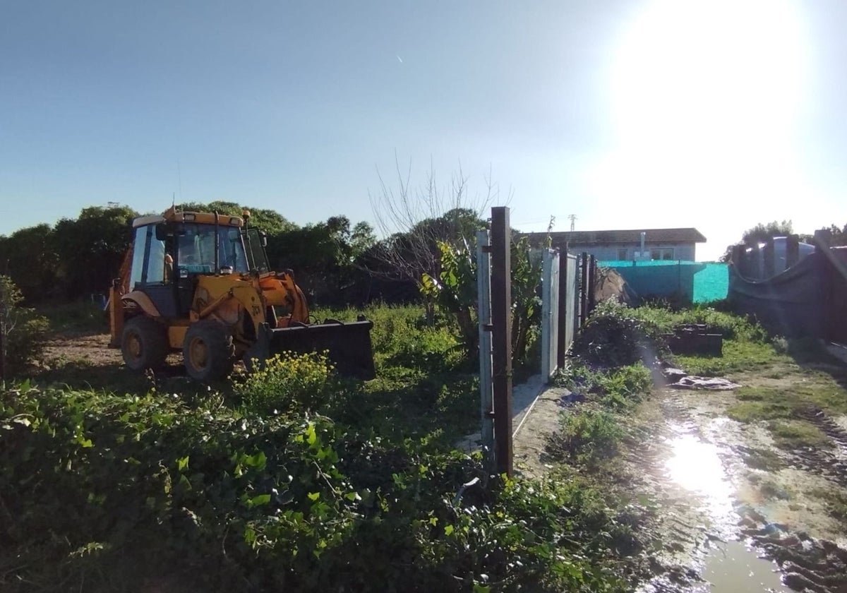 Propietarios de El Palmar demuelen sus viviendas para evitar sanciones