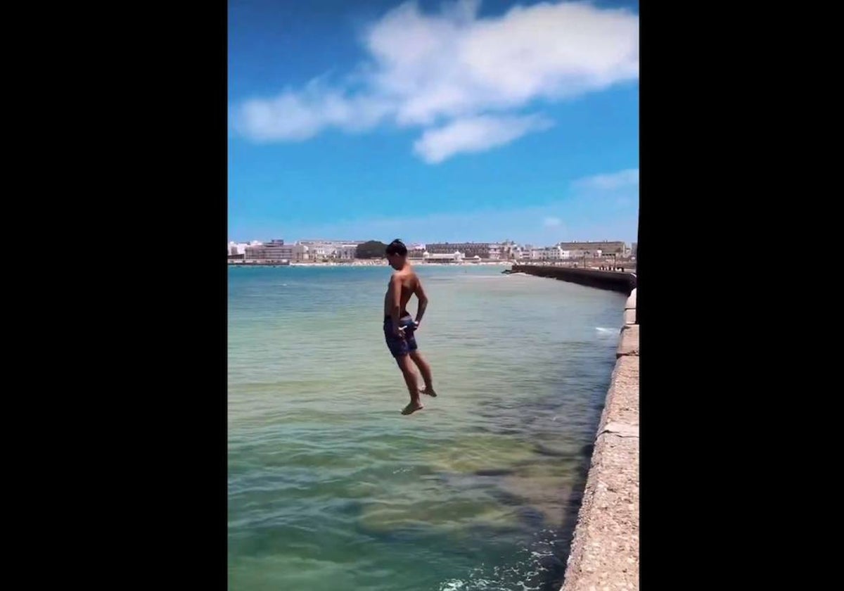 Un paraíso llamado Cádiz»: el vídeo que ilustra las esencias de la Tacita  de Plata en un minuto mágico