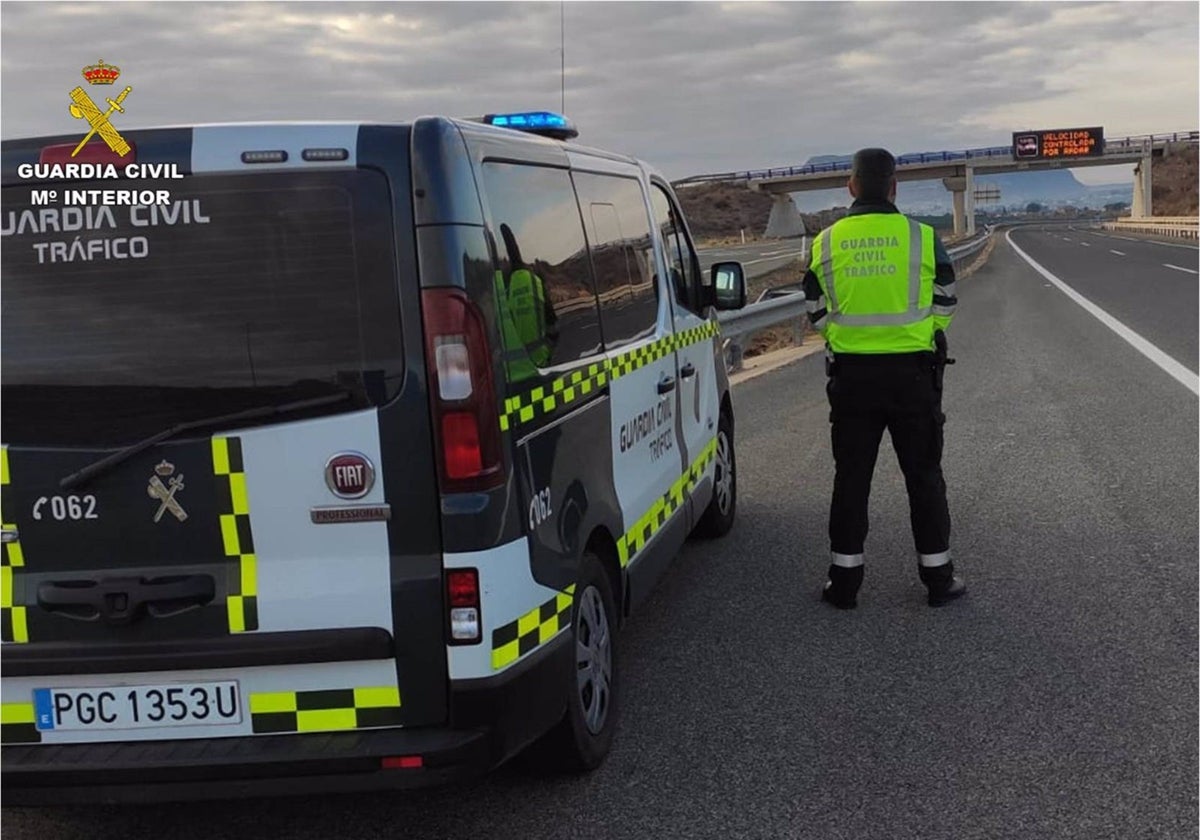 A prisión por saltarse un control policial en estado ebrio en la A-7