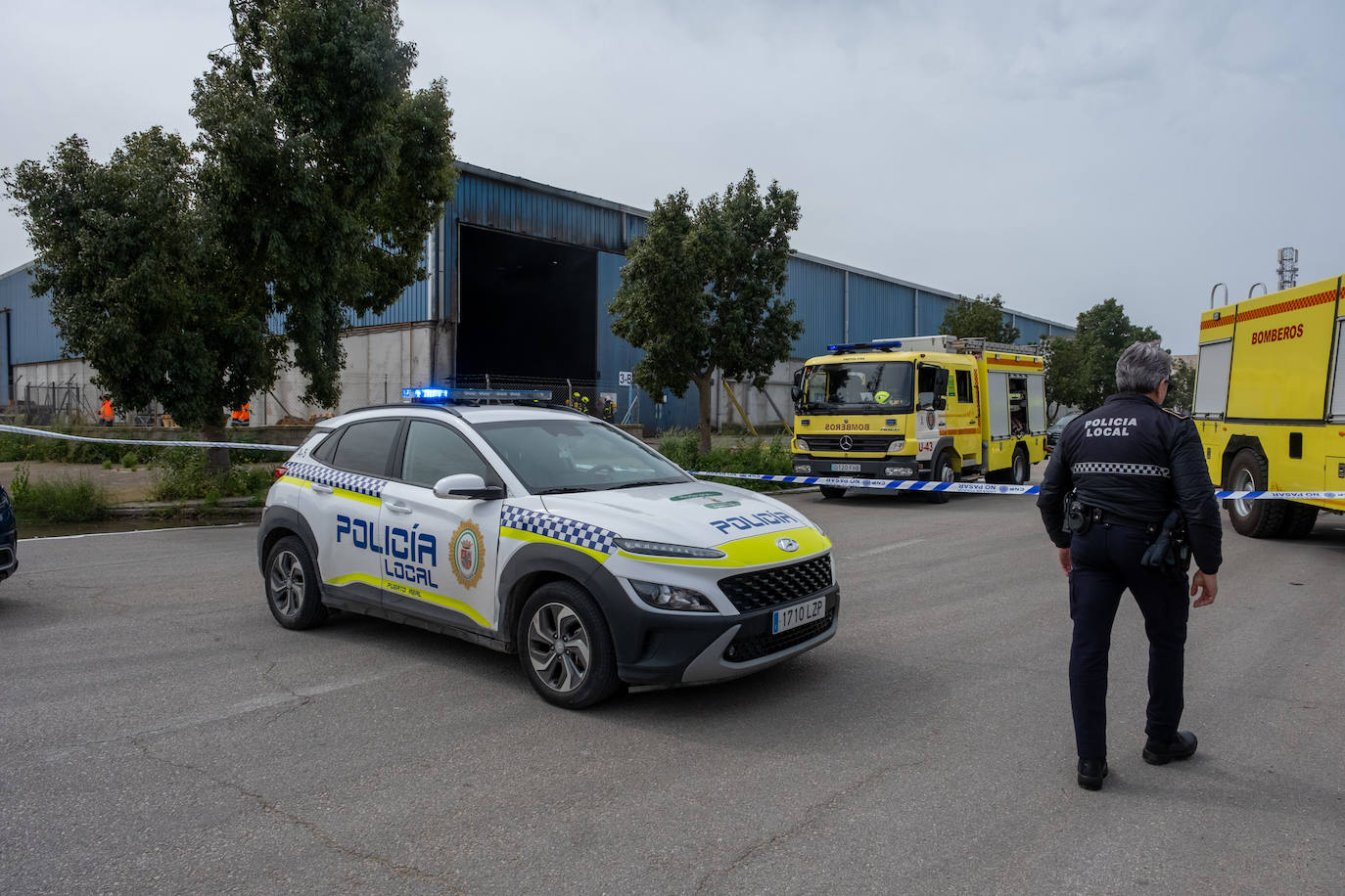 Fotos: Incendio en una nave en el polígono Trocadero de Puerto Real