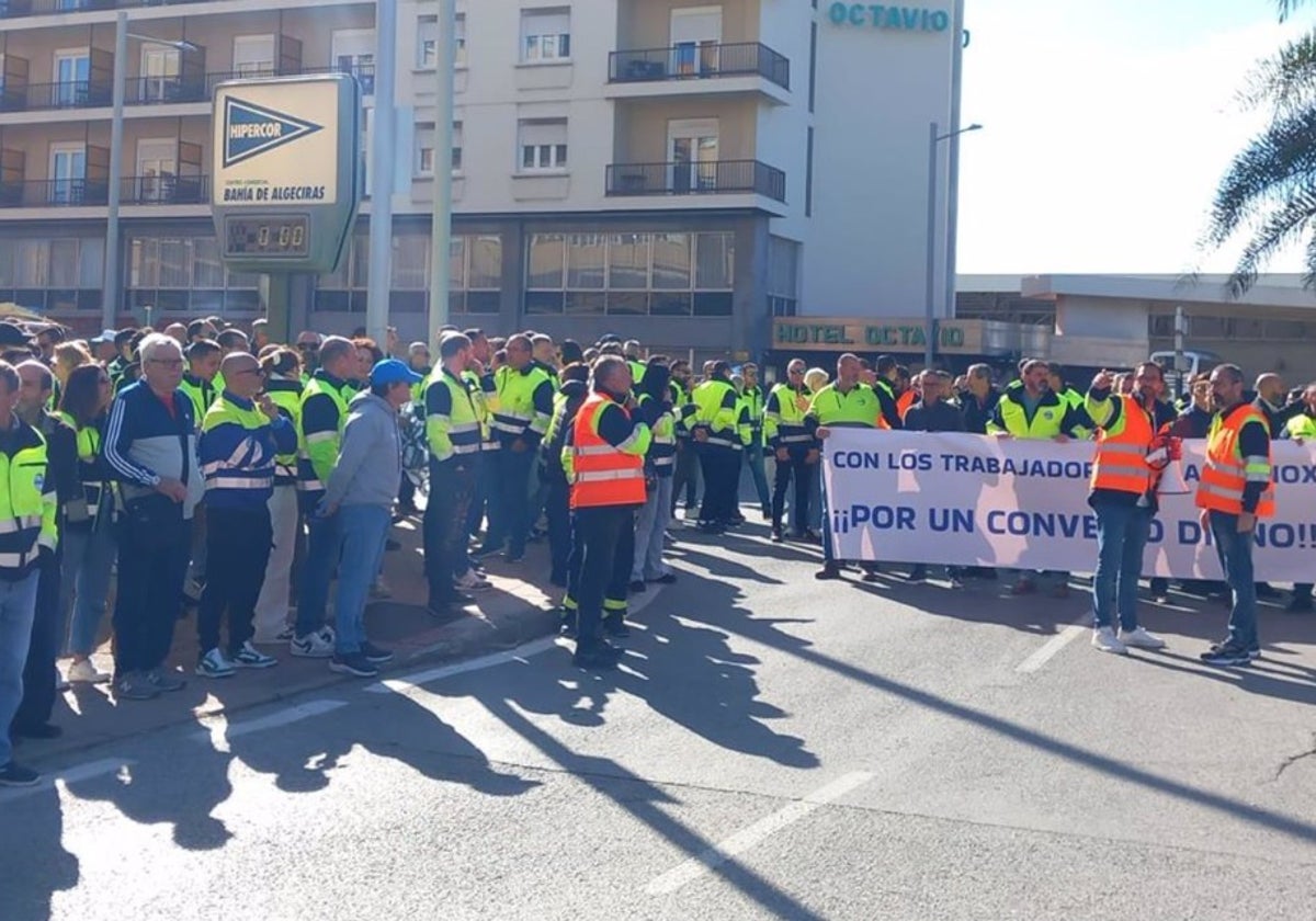 rabajadores de Acerinox en una manifestación en Algeciras.