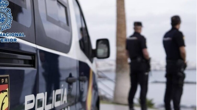 Prisión para un acusado de transportar 32 kilos de hachís en el doble fondo de su vehículo en Algeciras