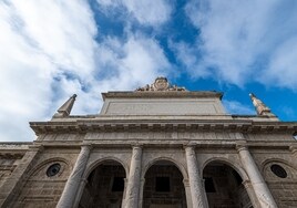 Restaurada la portada de la Casa de Iberoamérica de Cádiz: ese tramo de Concepción Arenal vuelve a ser transitable