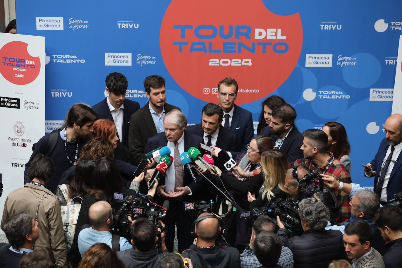 Fotos: El Rey visita Cádiz con motivo del Premio Princesa de Girona