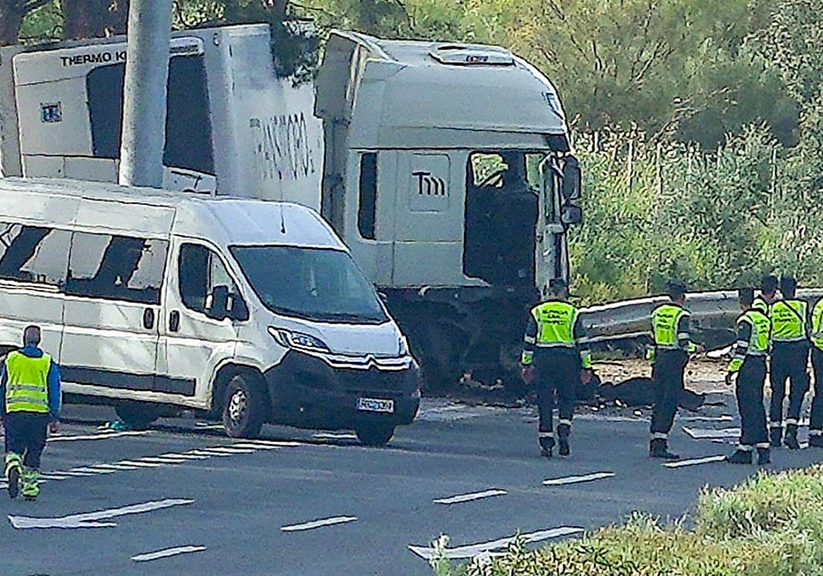 El camionero del accidente mortal de la autopista Cádiz-Sevilla sale en ...