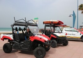 Cruz Roja amplía sus equipamientos y medios para mejorar el servicio de salvamento y socorrismo en las playas de Chiclana