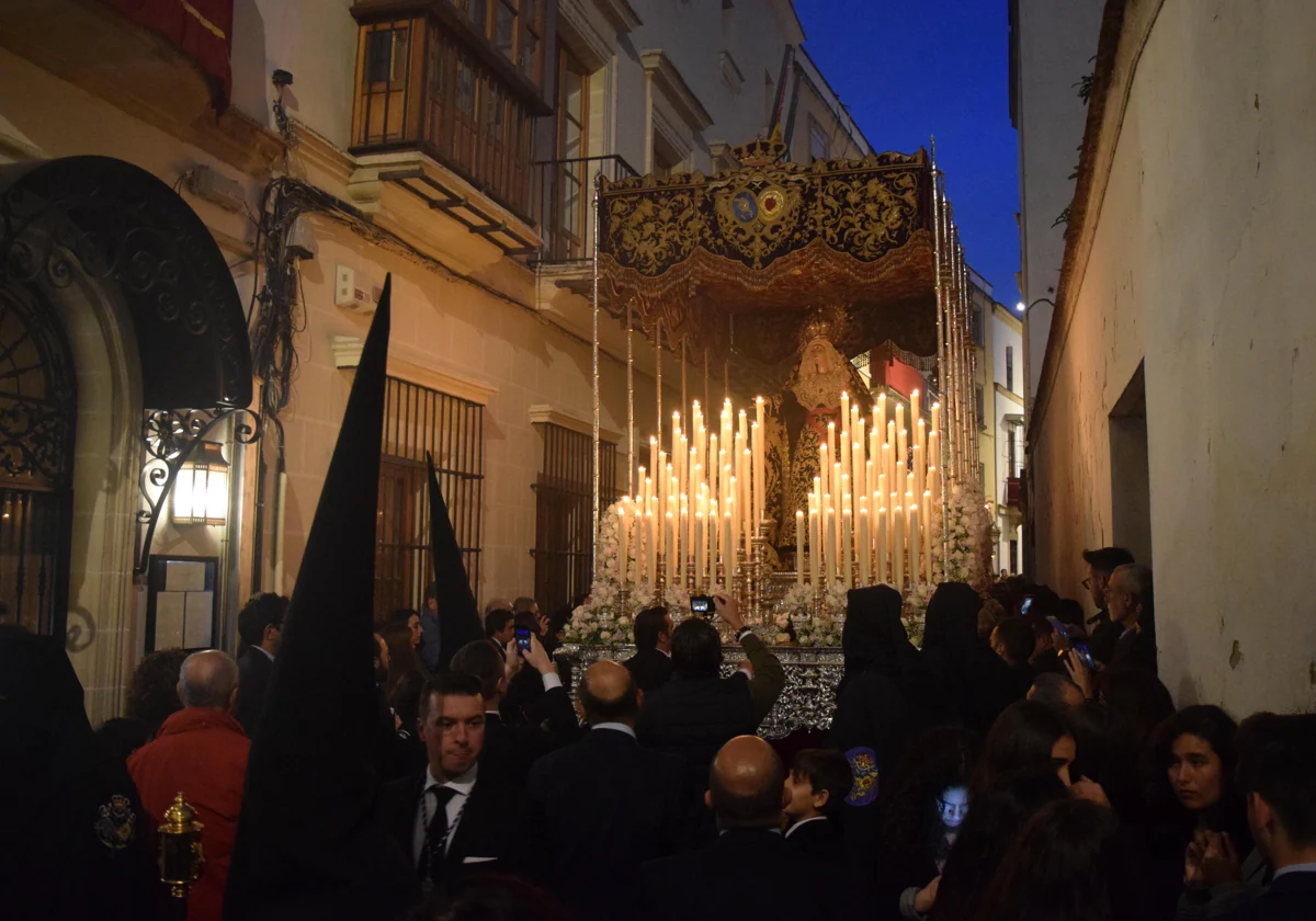 Previa: El Jueves Santo de Jerez, con la mirada puesta en el cielo