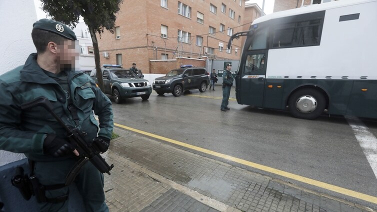 Guardias civiles ven «como una broma» el último anuncio de treinta agentes más en toda la provincia de Cádiz para luchar contra el narco