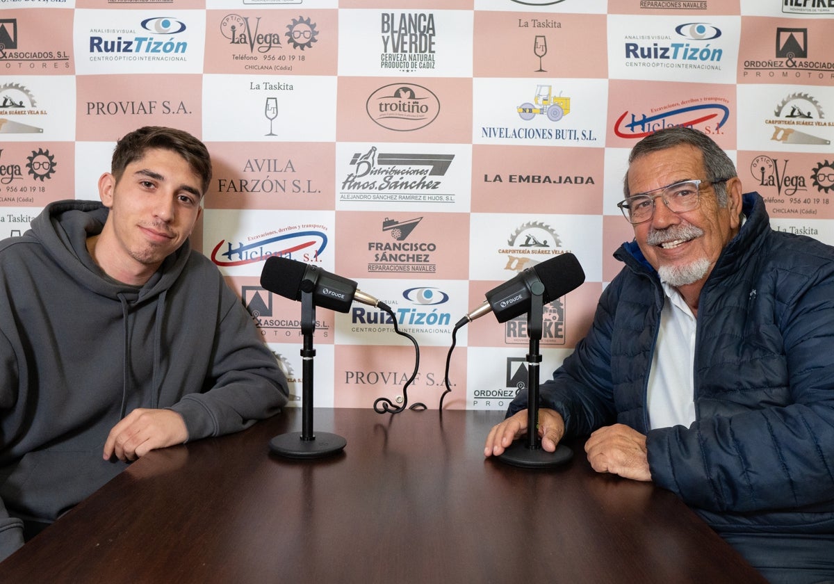 Antonio Verdugo junto a su nieto Álvaro, fundadores del programa.