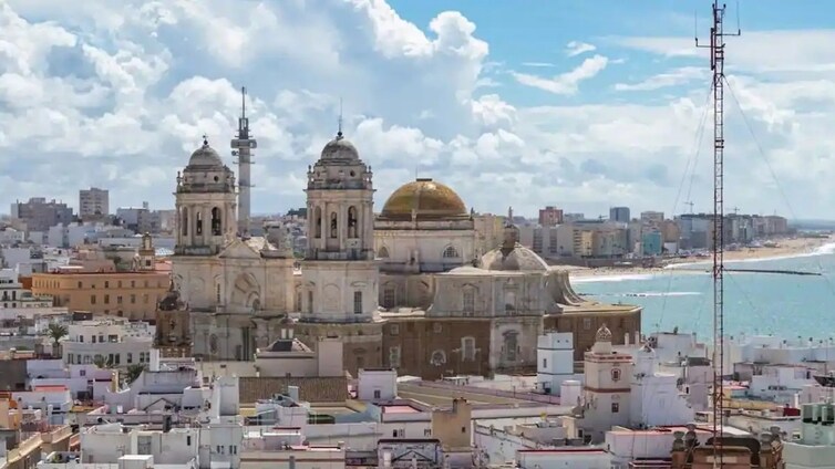 El precio de la vivienda de segunda mano experimenta una subida trimestral del 3,6% en Cádiz