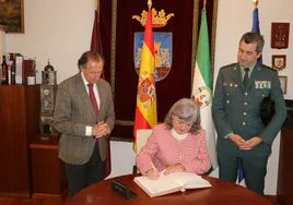 Blanca Flores rinde visita institucional al Ayuntamiento de Chiclana