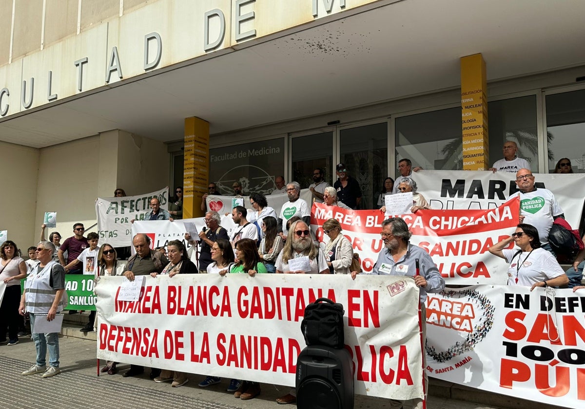 Cádiz se moviliza en defensa de la sanidad pública