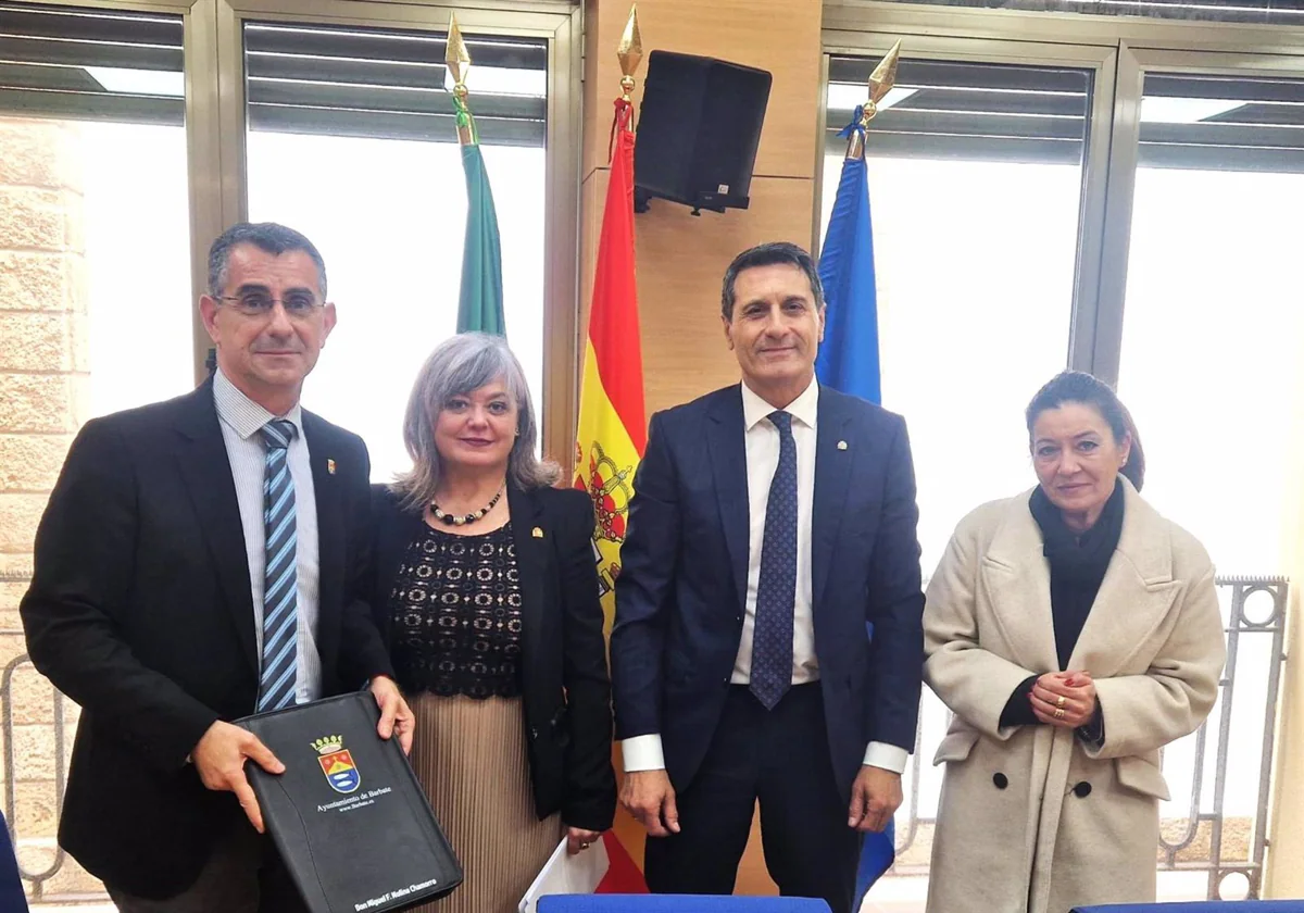 El alcalde de Barbate con el delegado del Gobierno en Andalucía.