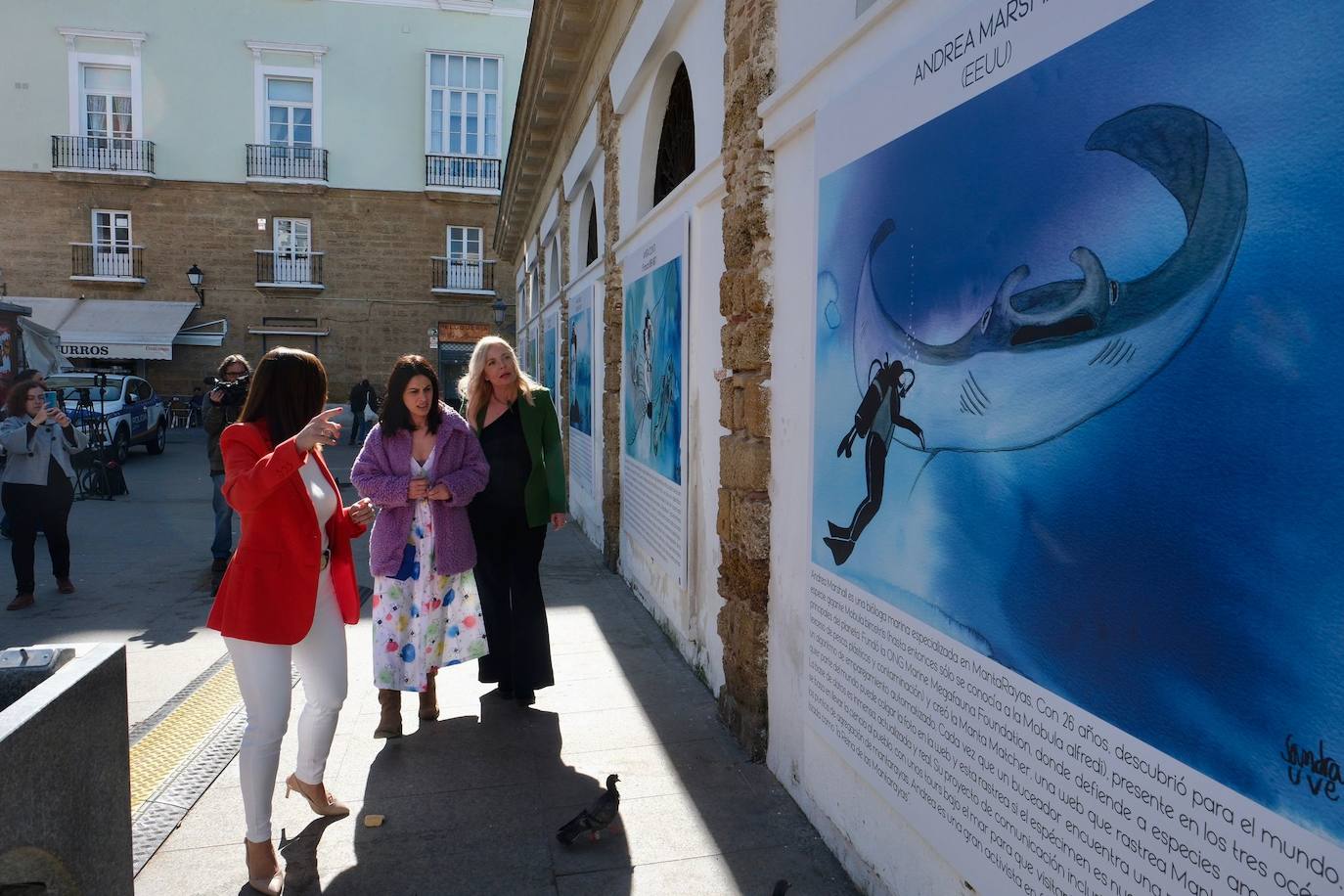 Fotos: La exposición &#039;Mujeres de la Mar&#039; ya se puede contemplar en el Mercado Central de Cádiz