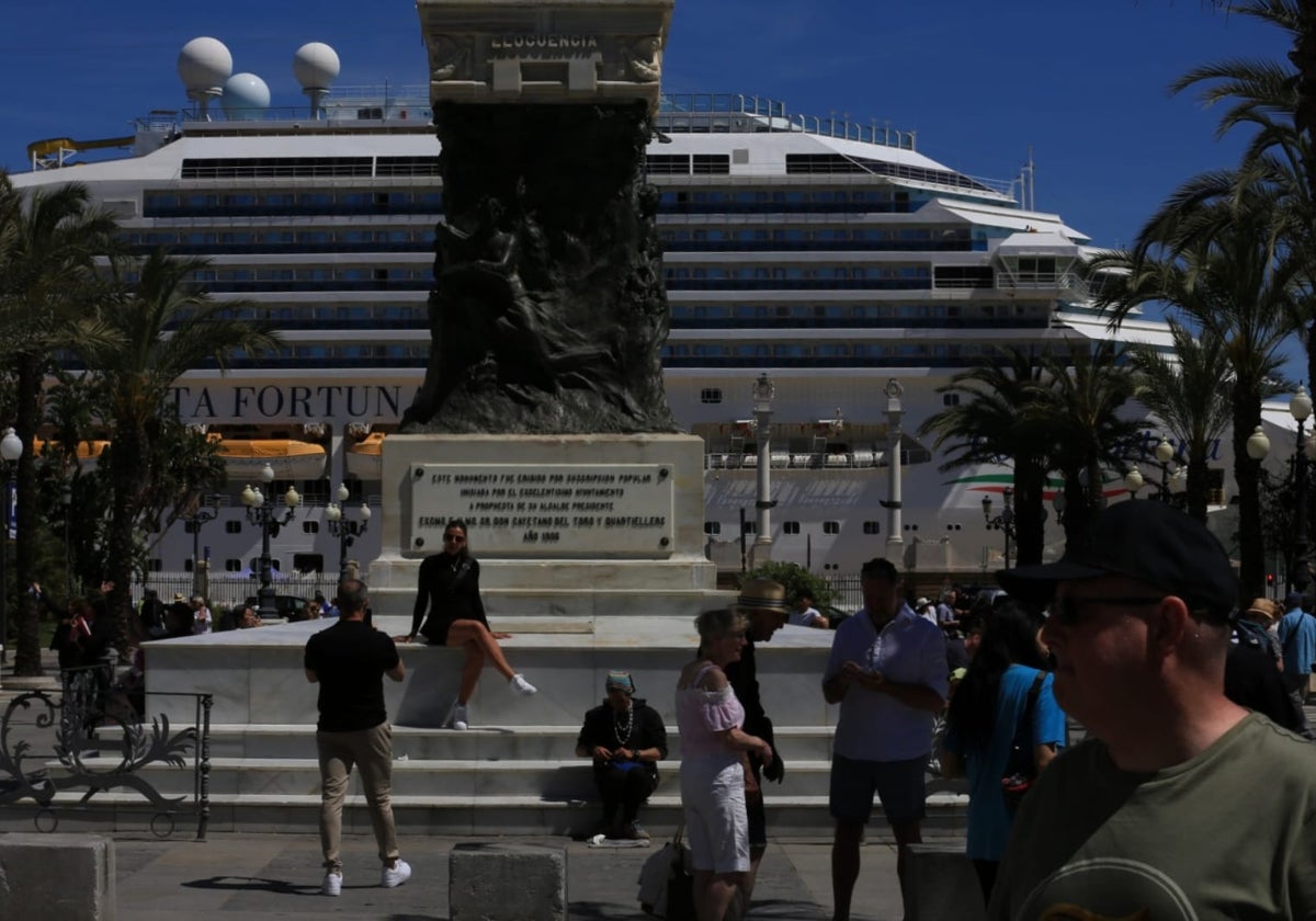 Cádiz vive el arranque de la temporada alta de cruceros