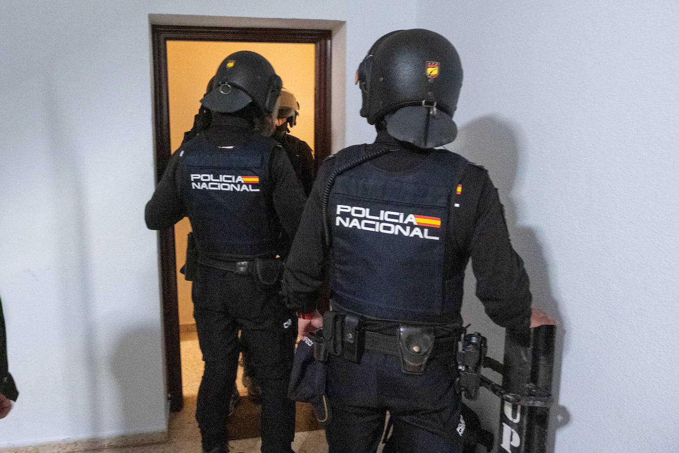 Fotos: Operación de la Policía Nacional antidroga en la barriada de la Paz de Cádiz