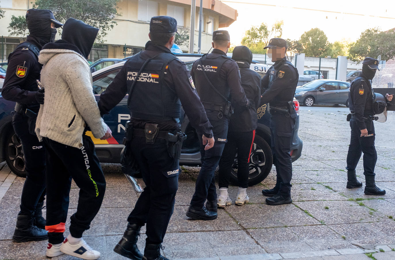 Fotos: Operación de la Policía Nacional antidroga en la barriada de la Paz de Cádiz