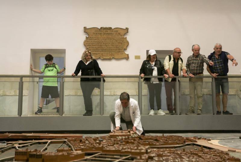 Fotos: Así está siendo la restauración de la Maqueta de Cádiz