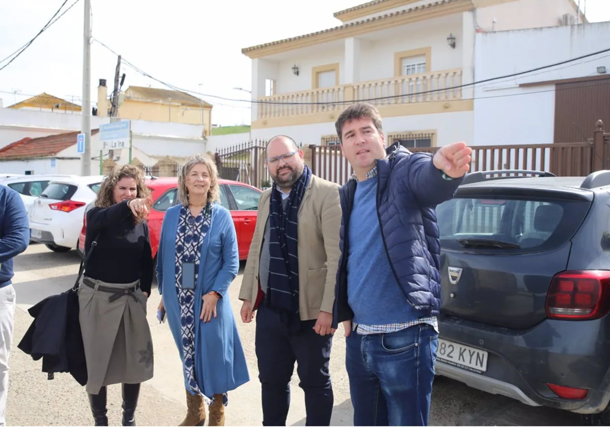 El diputado provincial Javier Bello visita la pedanía de La Ina, en Jerez