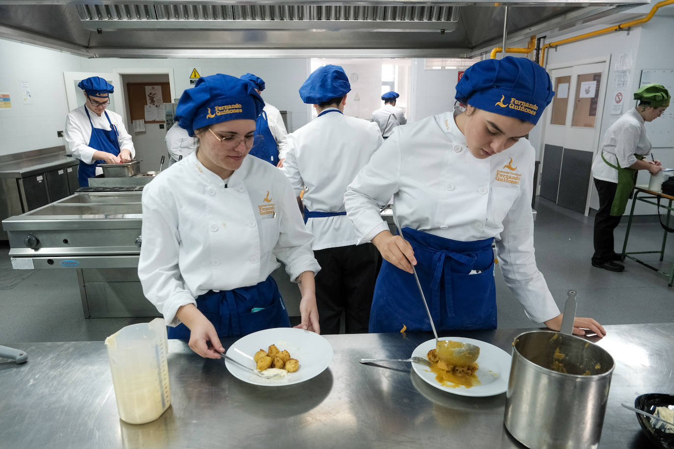 Fotos: La Escuela de Hostelería Fernando Quiñones celebra su 50 aniversario