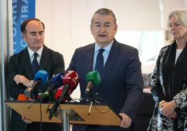 Sanz critica el «oscurantismo» en la negociación con Gibraltar y que no se conocen acuerdos en asuntos marítimos