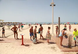 Las playas de Cádiz que no tendrán duchas ni lavapiés este verano por la sequía