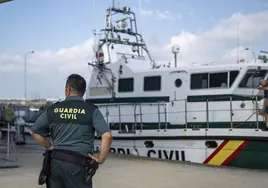 Investigan a dos guardias civiles por la muerte de un presunto narco en un choque en Sanlúcar