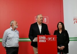 Ruiz Boix traslada un cerrado apoyo a Pedro Sánchez y acusa a Aznar de los ataques «por tierra, mar y aire»